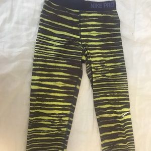 Nike Pro capri leggings